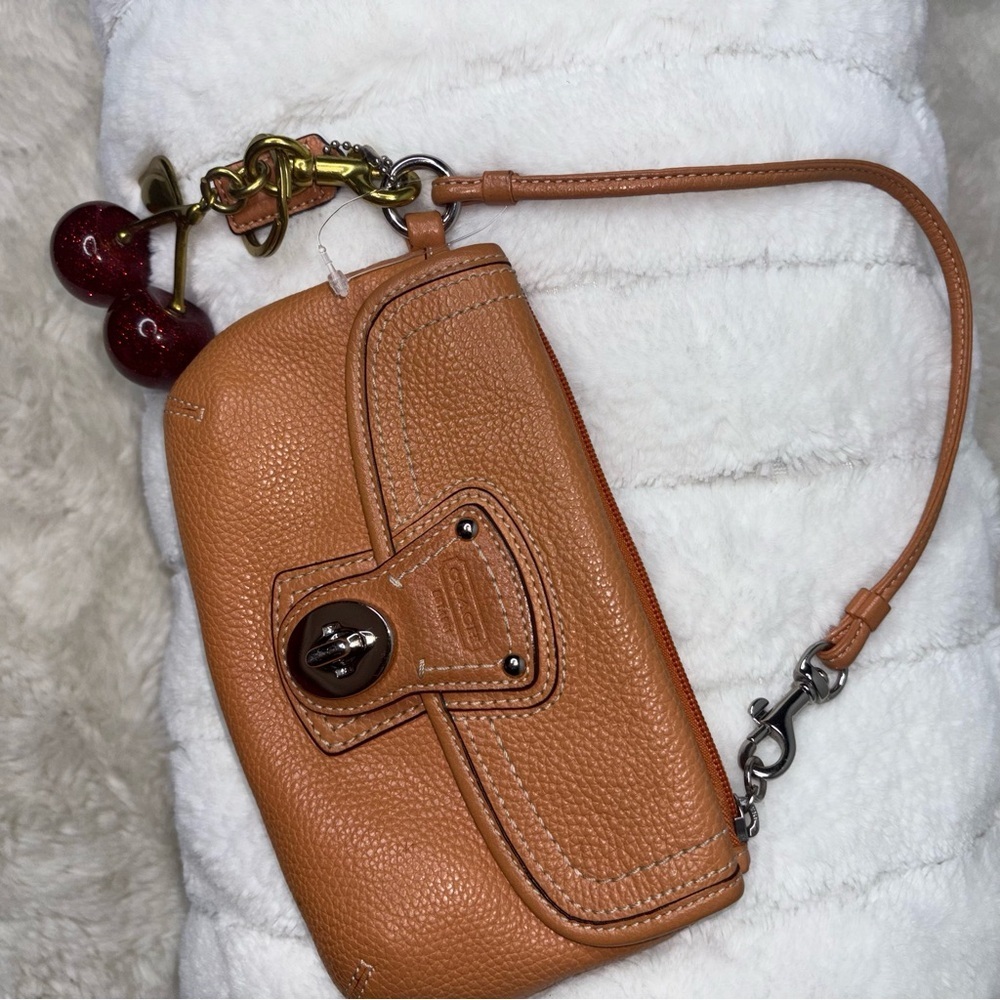 Coach Tan Leather Wristlet wallet - Picture 5 of 5